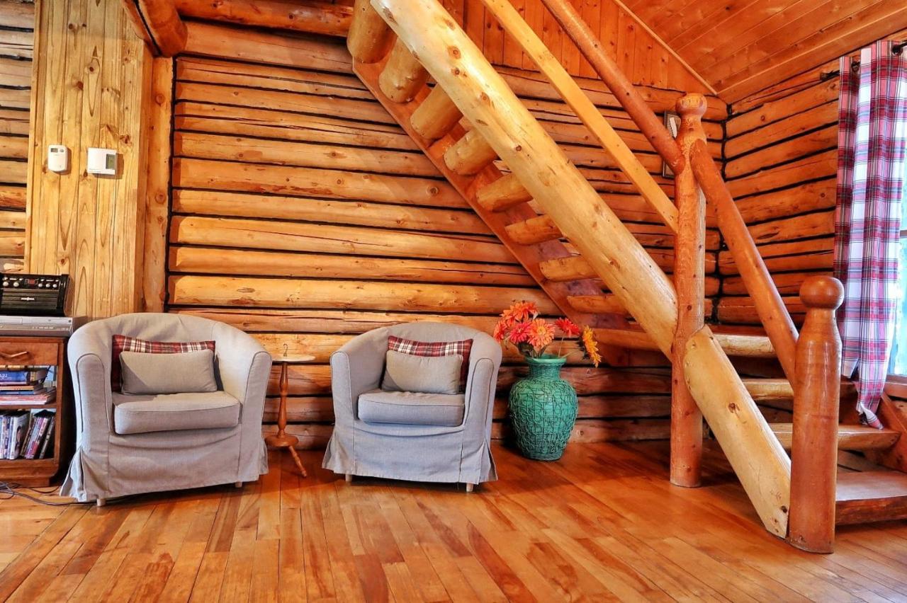 Cozy Log Cottage La Minerve Exteriör bild
